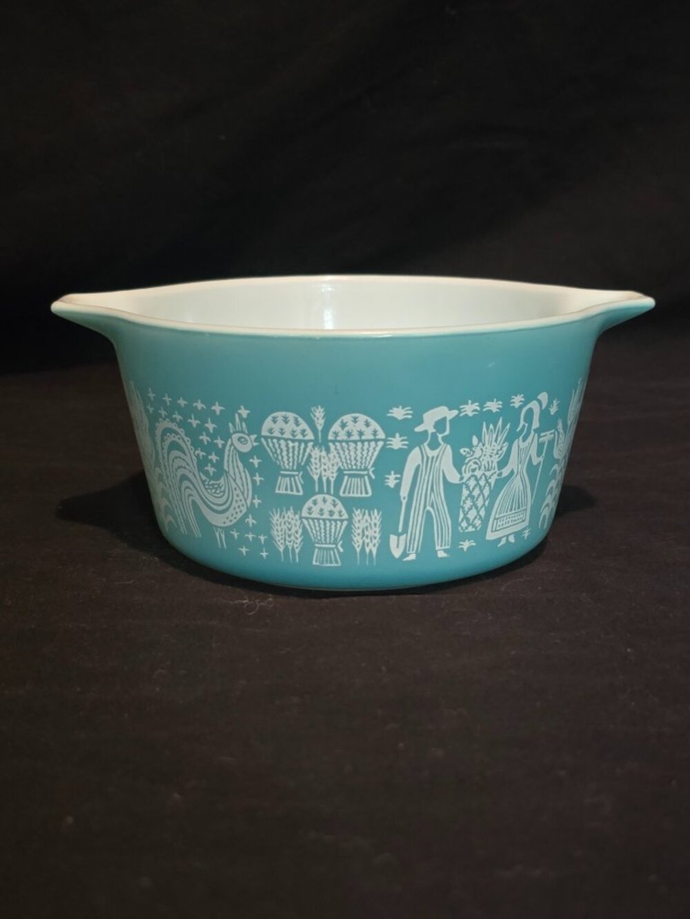 Pyrex Butterprint 1957 - 1968 White on Turquoise 473 1 Qt. Server and Store Dish